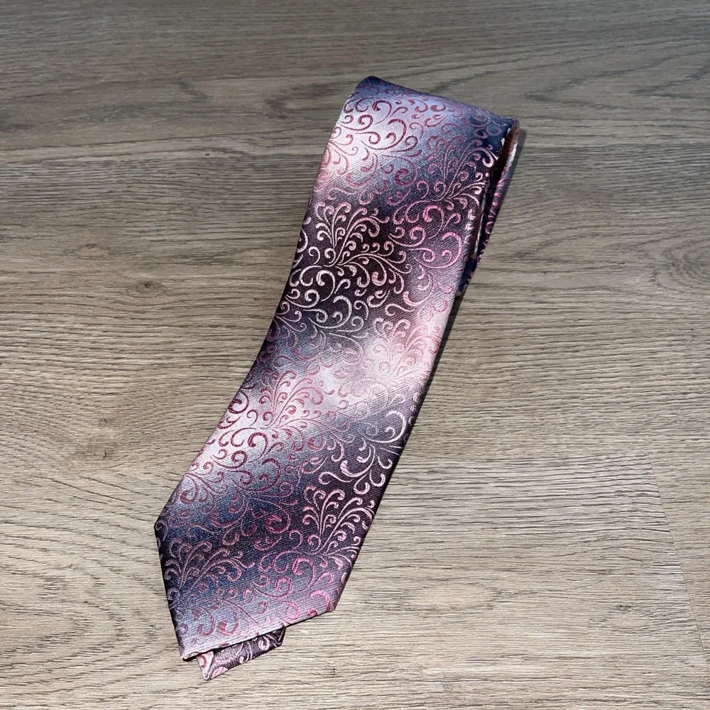 Men's Van Heusen tie, pink and silver-gray scroll design, 57 inches.